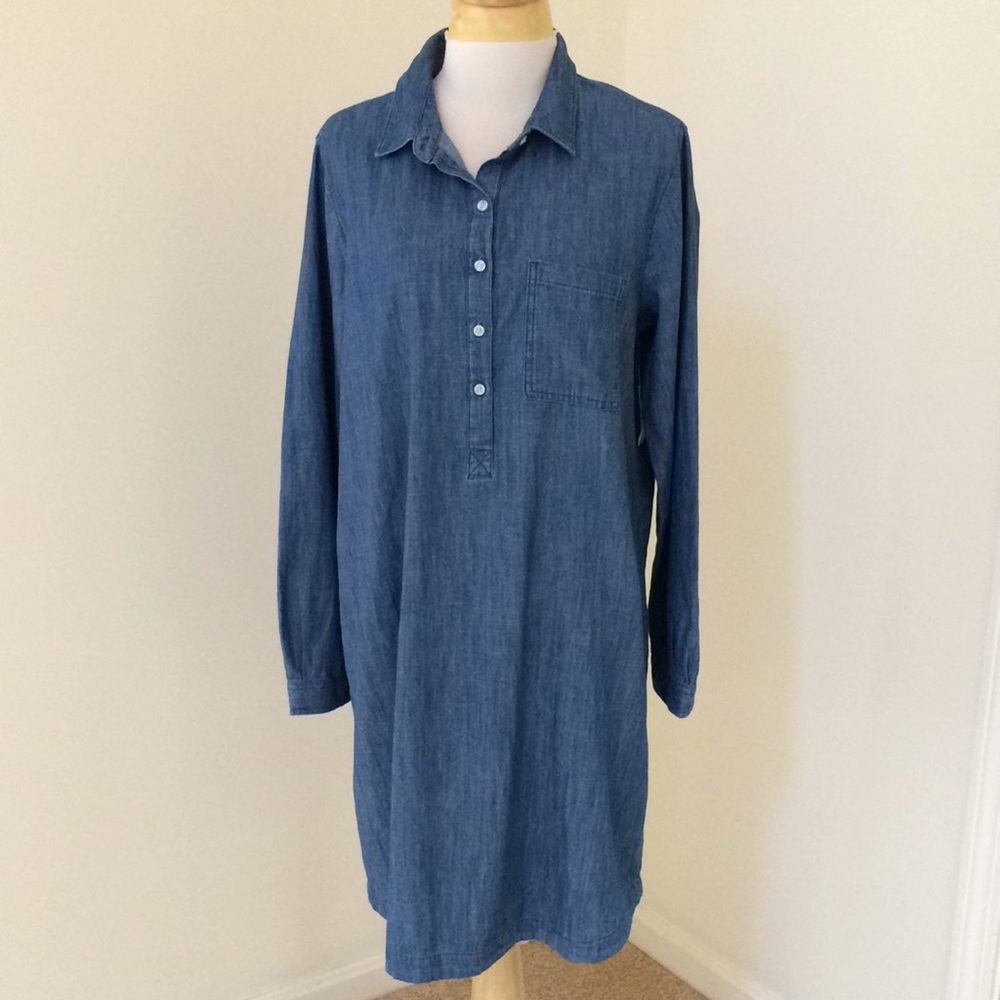 New! Old Navy large chambaray front button dress.